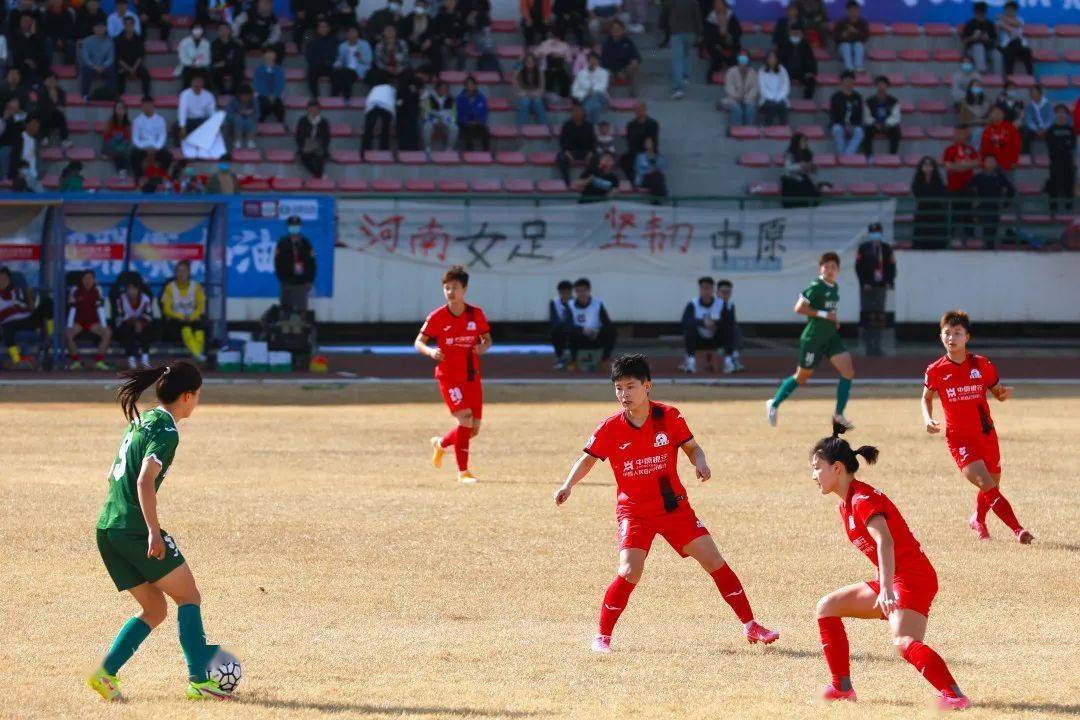 激情四射：女足比赛现场热闹非凡的简单介绍