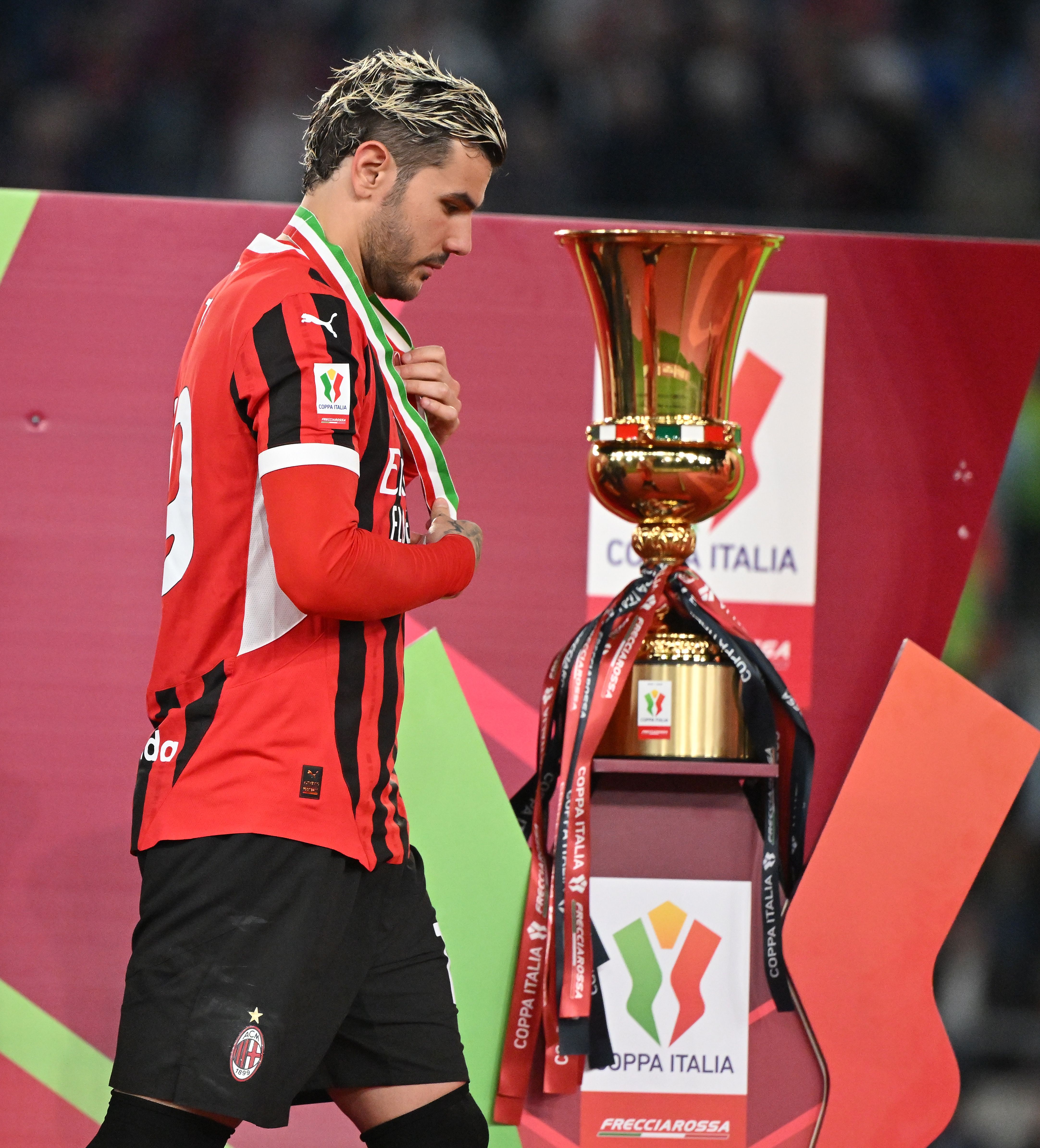 包含青年足球锦标赛：意大利队夺得冠军的词条