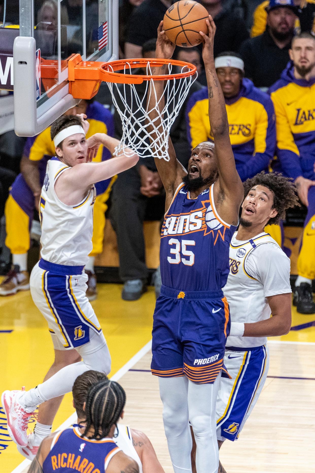 包含国王翻盘雄鹿B队,东契奇统治全场的词条 包含国王翻盘雄鹿B队,东契奇统治全场的词条