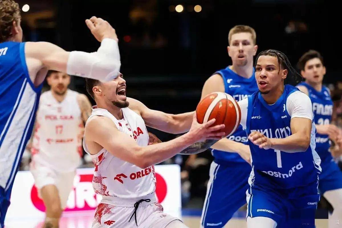 南韩男篮力克巴西男篮，麦科勒姆三分雨点燃全场的简单介绍