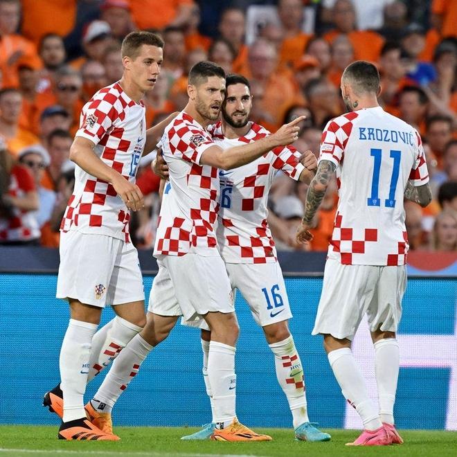 包含波兰队翻盘韩国队,王皓统治全场的词条 包含波兰队翻盘韩国队,王皓统治全场的词条