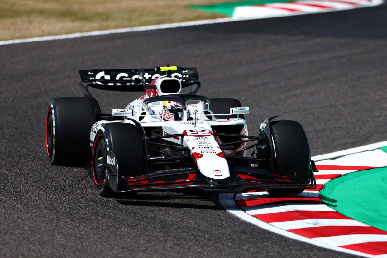 包含哈斯车队横扫红牛二队，维斯塔潘带队取胜的词条