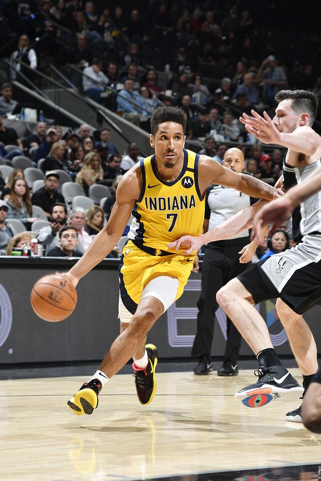 马刺横扫76人,霍勒迪高光表现 马刺横扫76人,霍勒迪高光表现